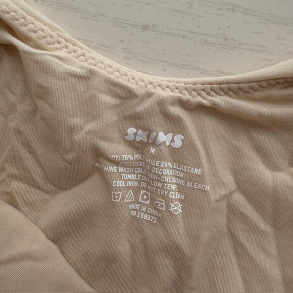 SKIMS Fits Everybody Bodysuit in Clay - Picture 4 of 4